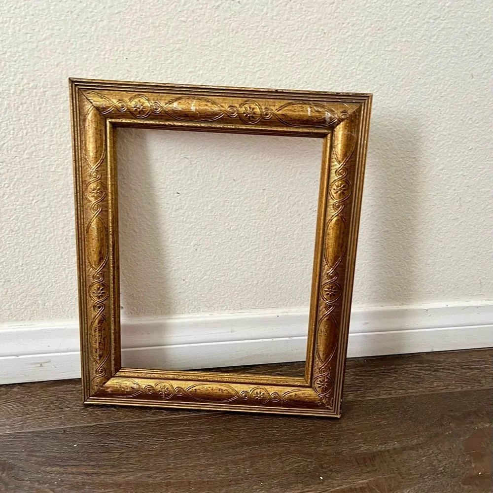 Classic Gold Decorative Picture Frame - Home Accents